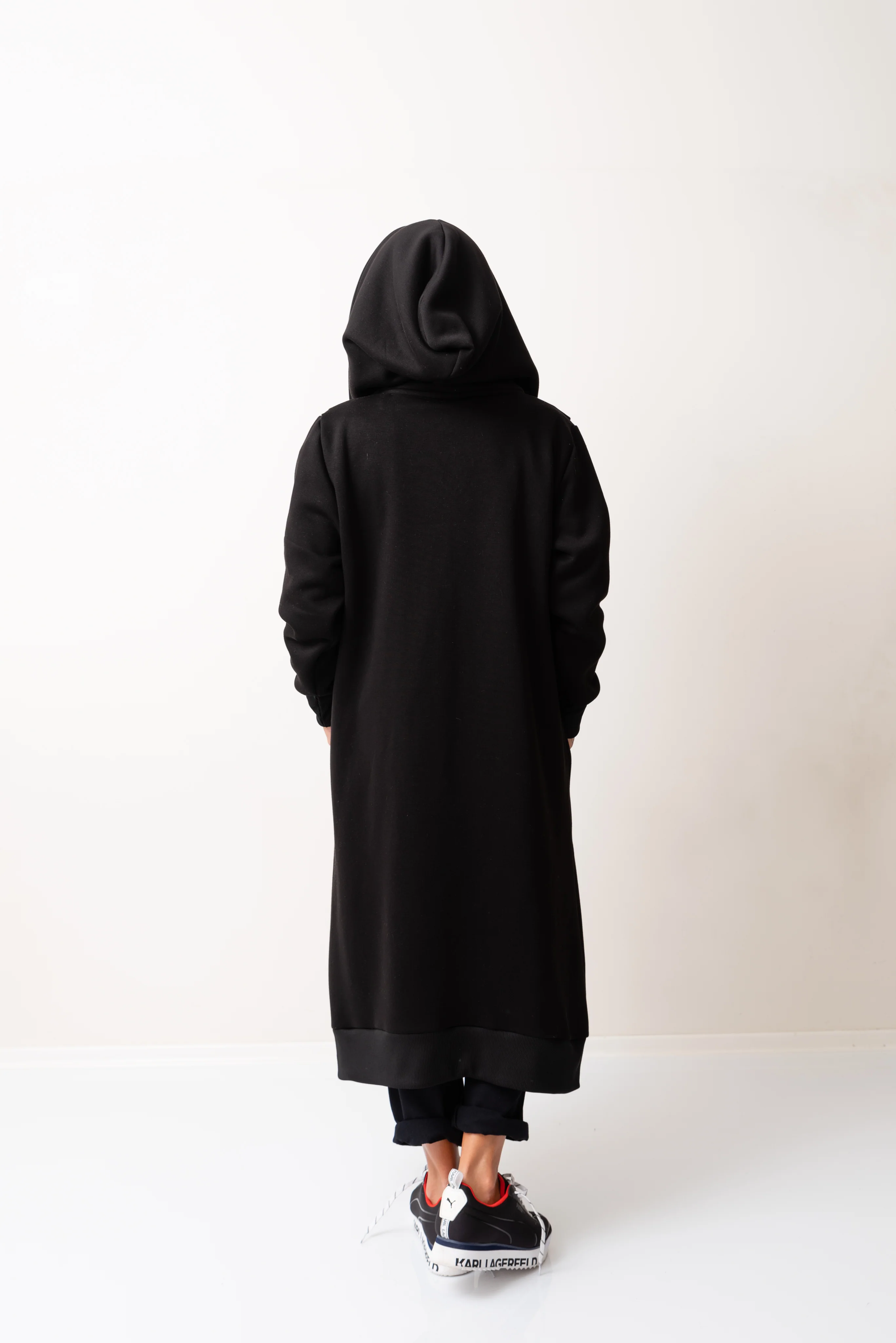 Black Warm Oversized Hoodie Sweatshirt with Long Sleeves and Front Zipper - Image 4