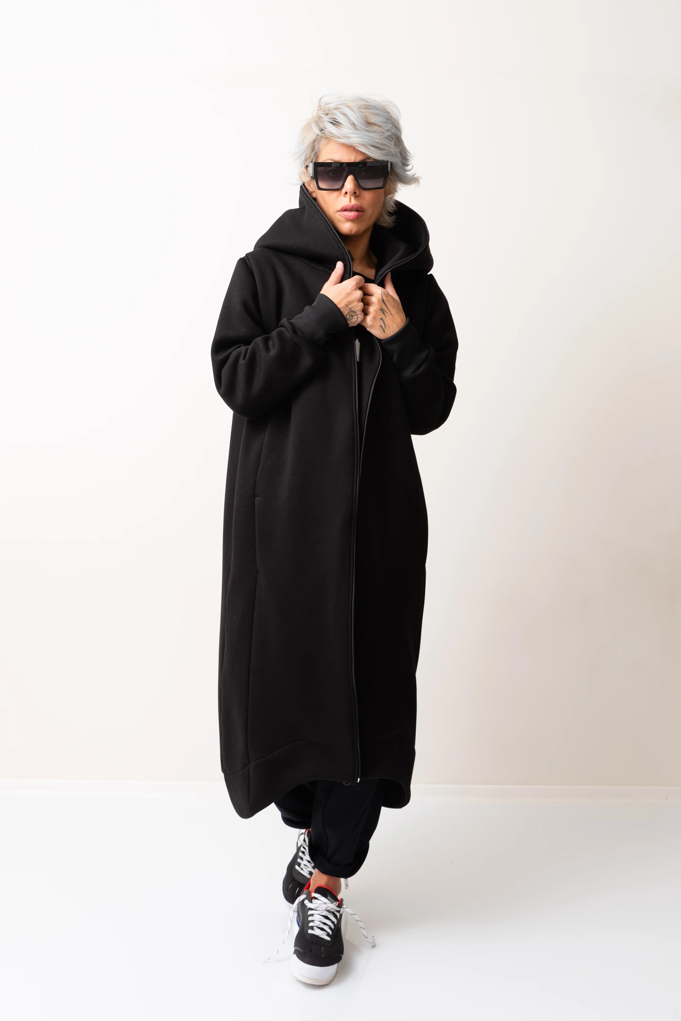 Black Warm Oversized Hoodie Sweatshirt with Long Sleeves and Front Zipper - Image 7