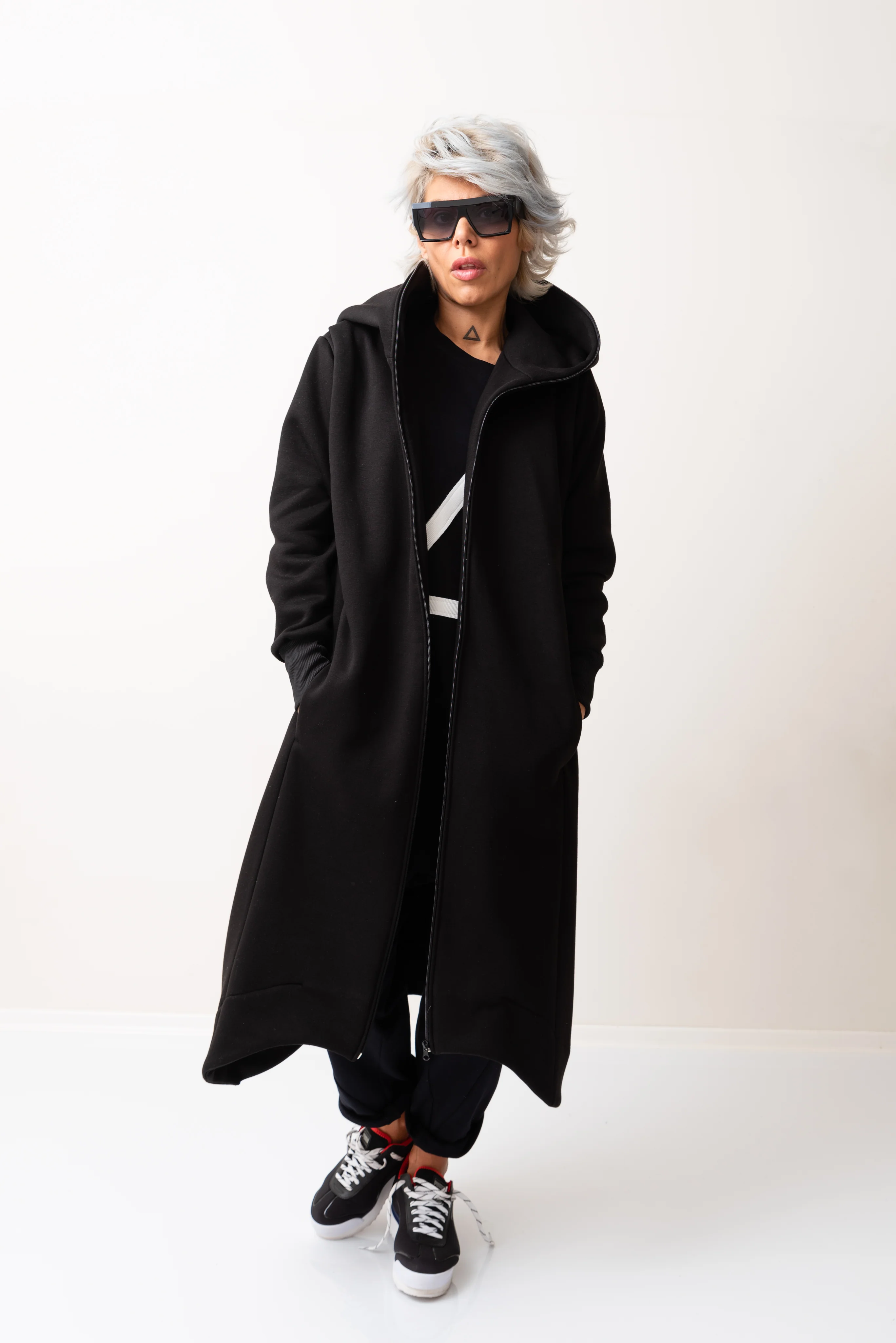 Black Warm Oversized Hoodie Sweatshirt with Long Sleeves and Front Zipper - Image 8
