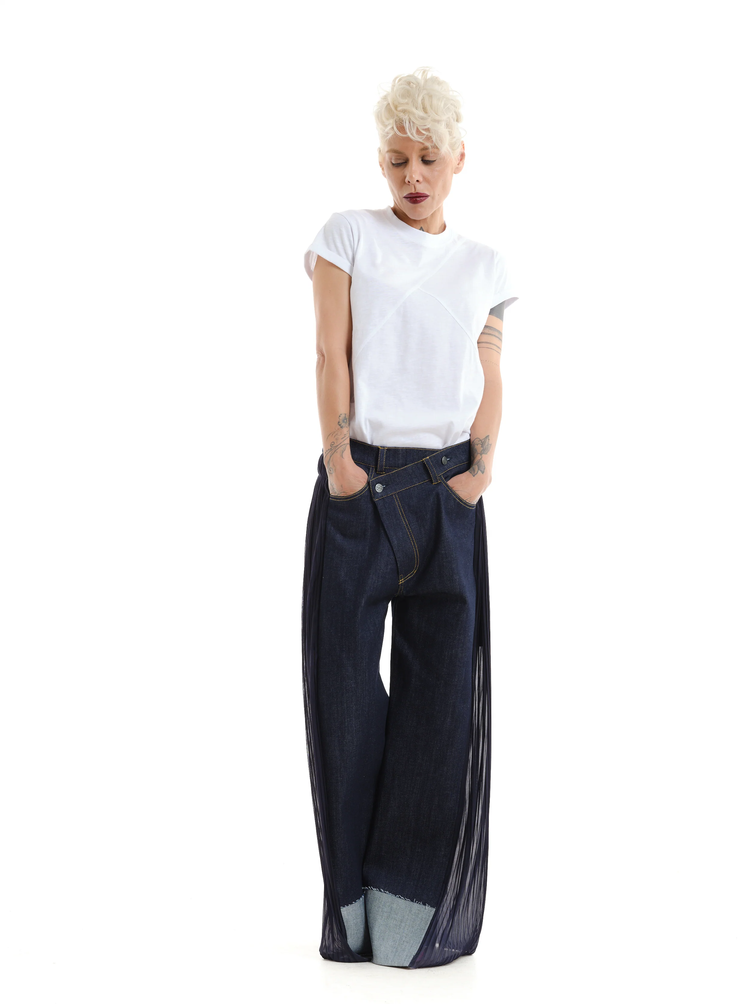 Cuffed White T-Shirt - Image 11