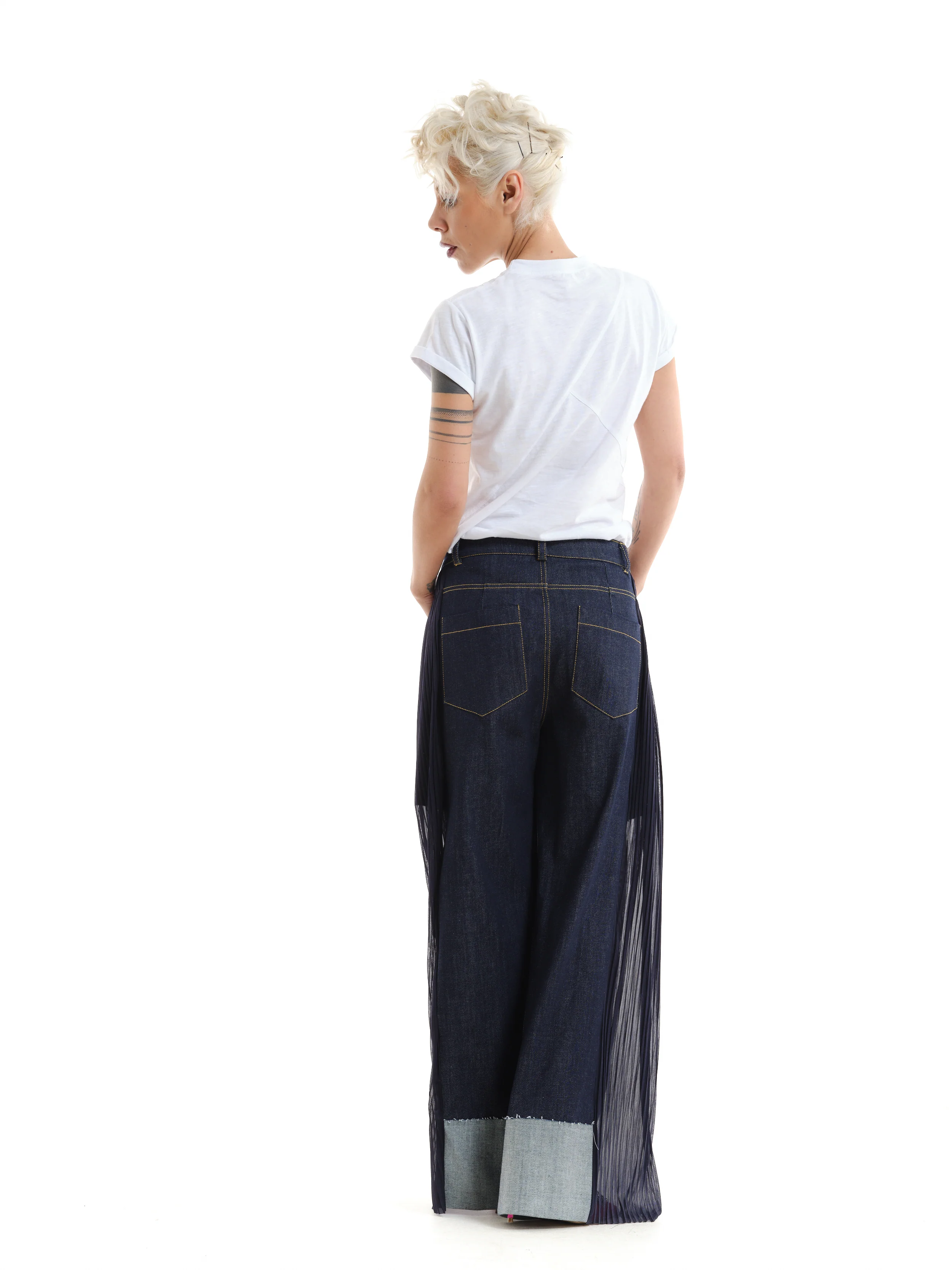 Cuffed White T-Shirt - Image 12