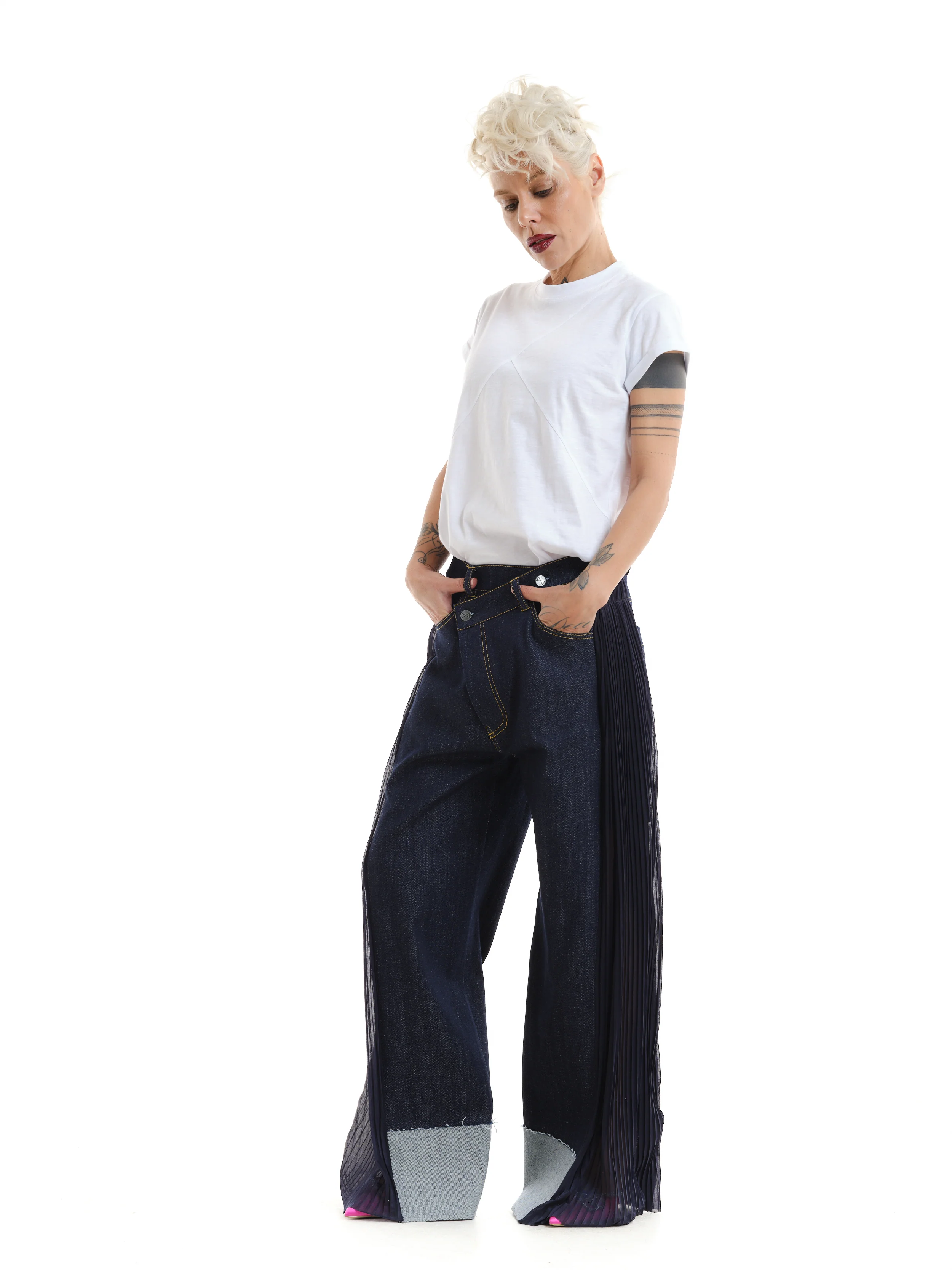 Cuffed White T-Shirt - Image 4