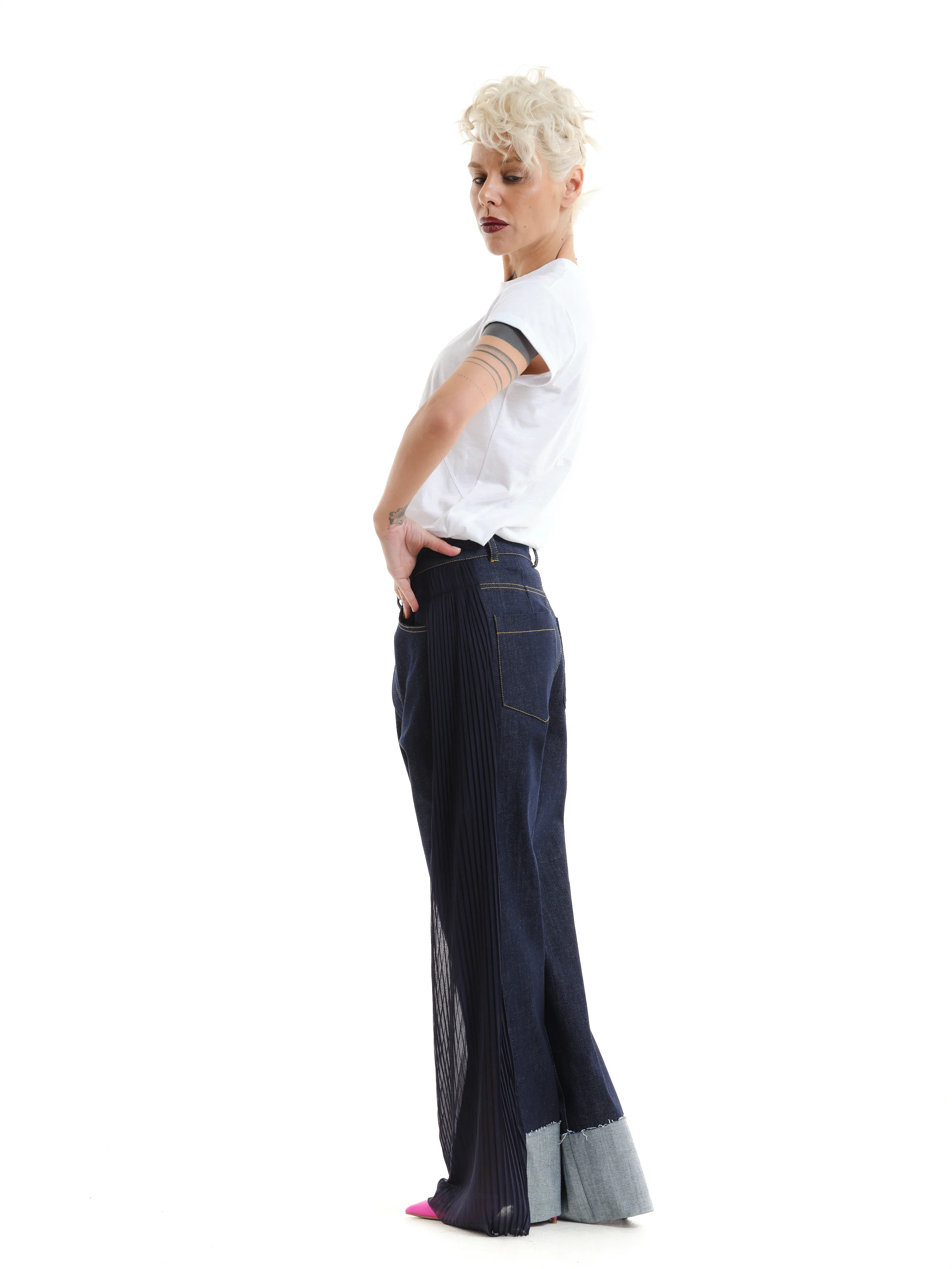 Cuffed White T-Shirt - Image 6