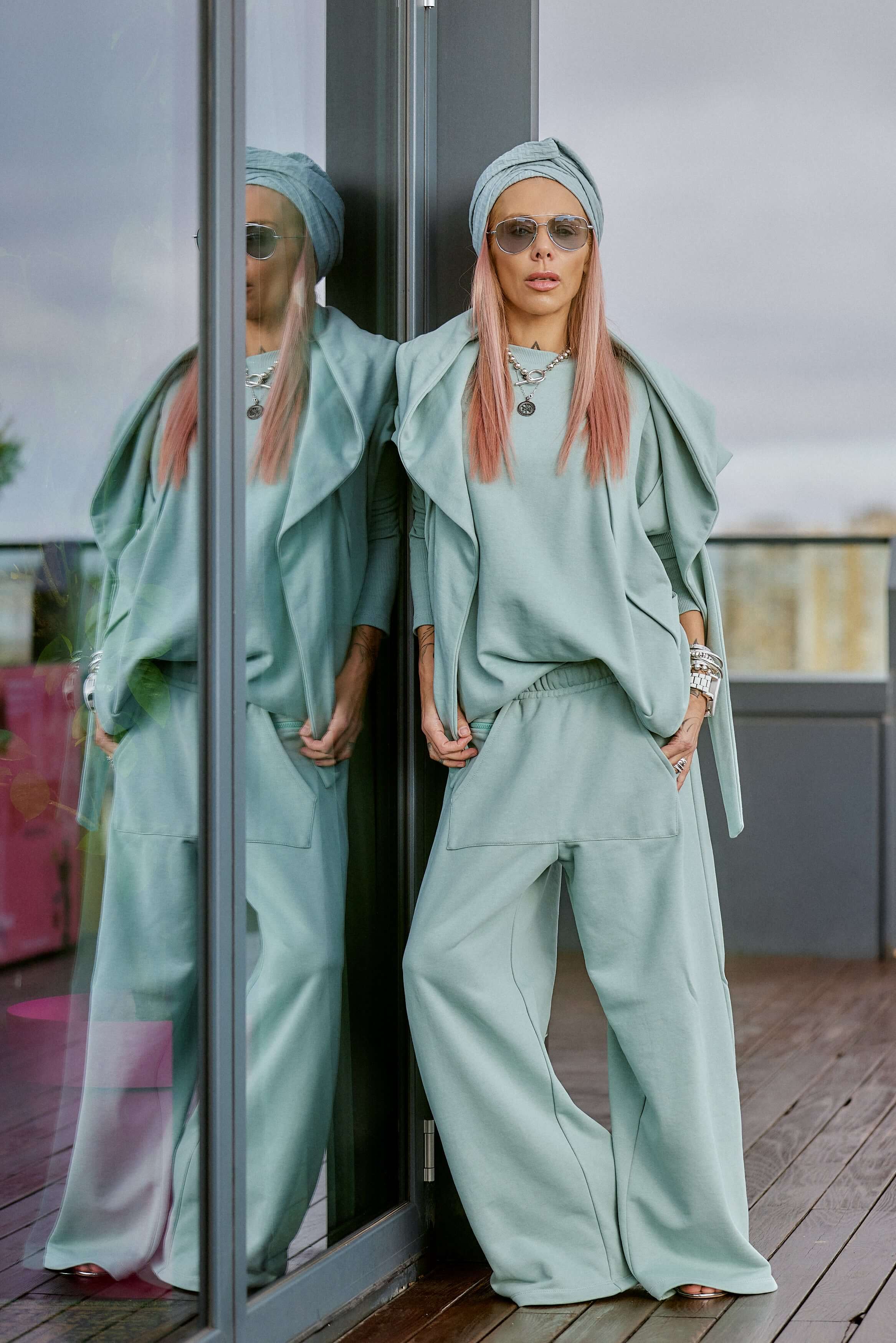 Green Four-Pieces Set - Image 2