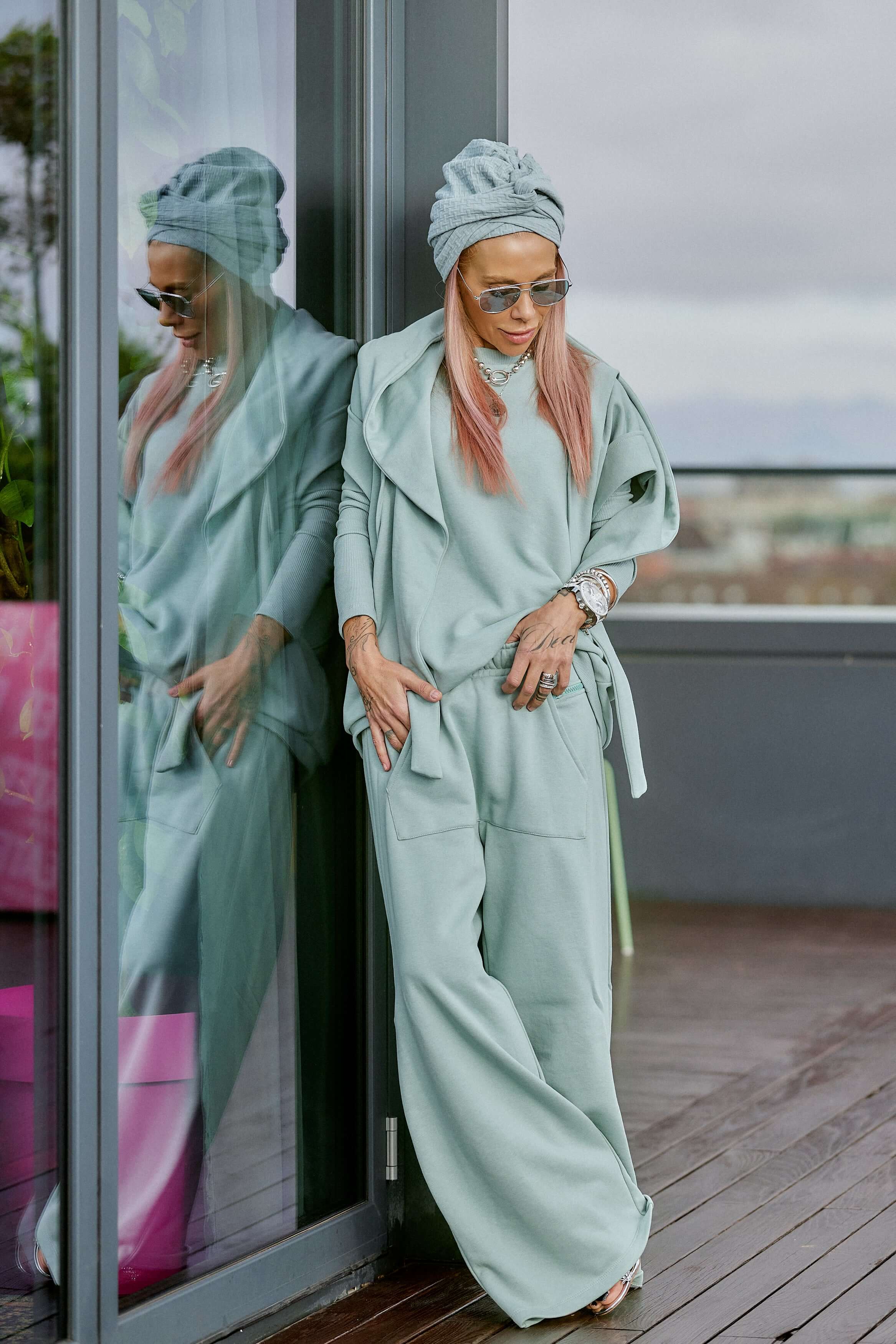 Green Four-Pieces Set - Image 5