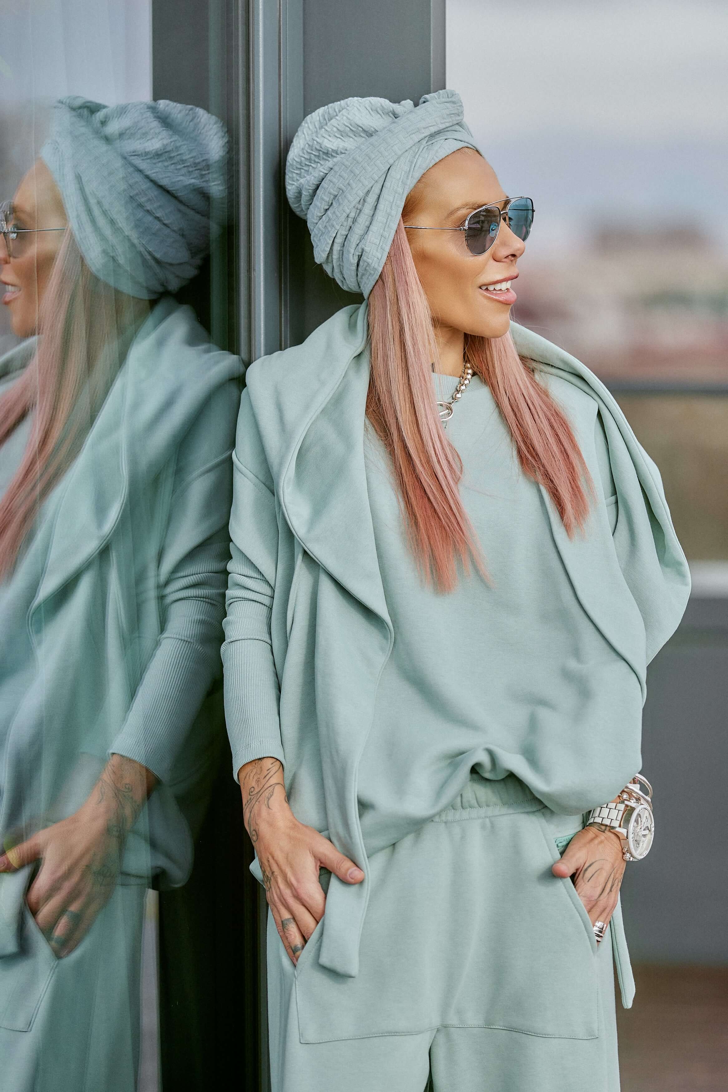 Green Four-Pieces Set - Image 8