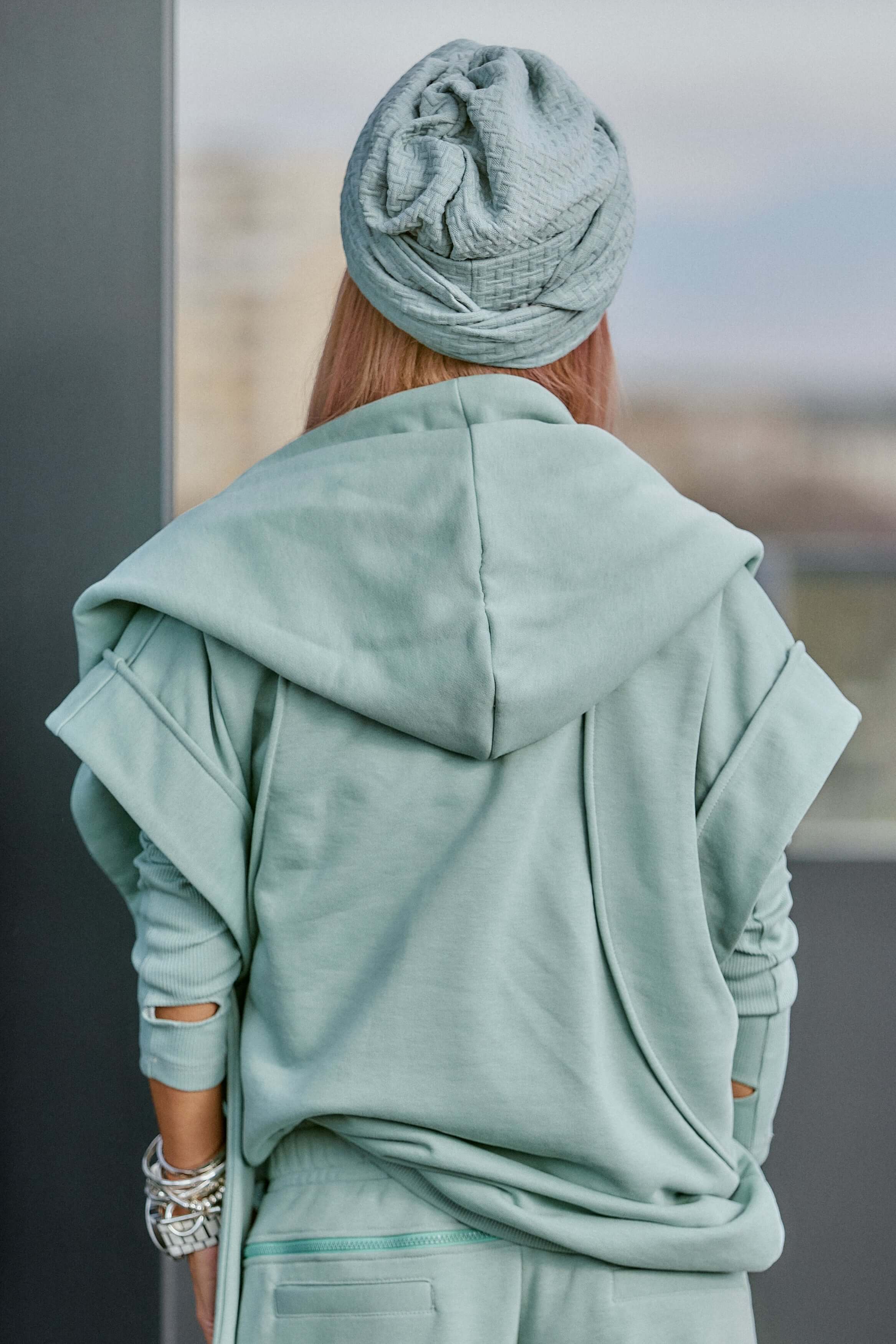 Green Four-Pieces Set - Image 9