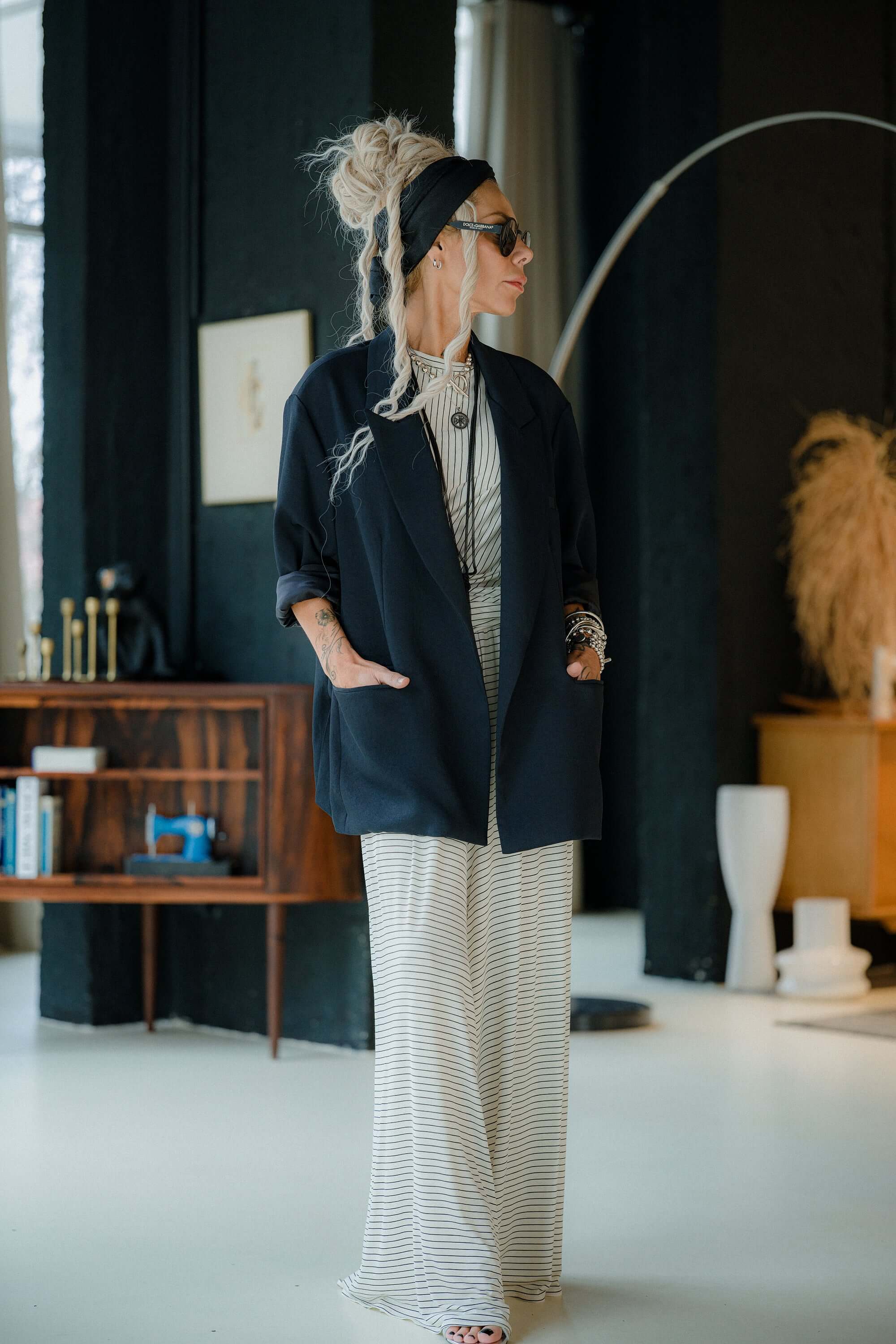 Black Oversized Midnight Blazer - Image 2