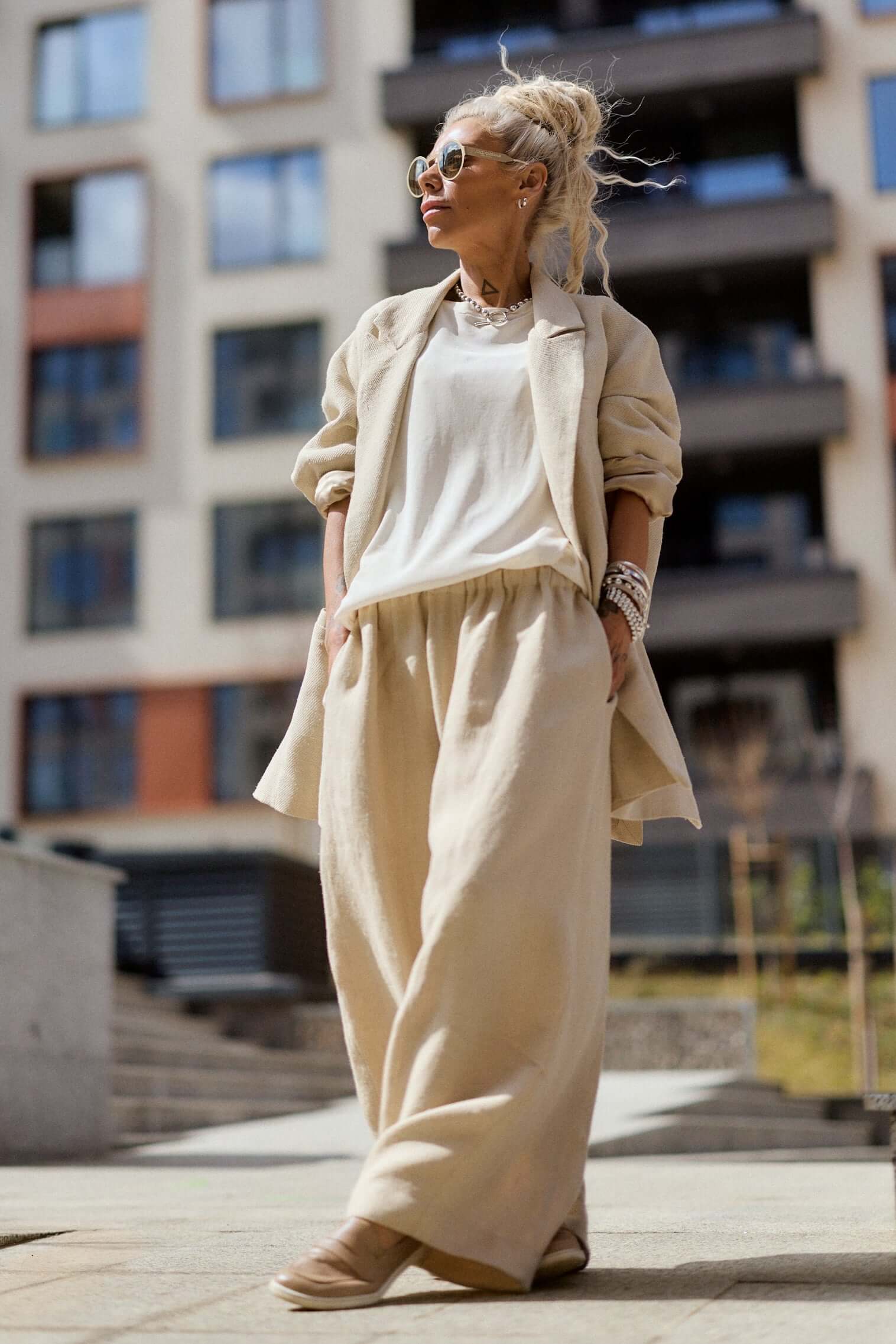 Relaxed Beige Wide-Leg Pants - Image 11