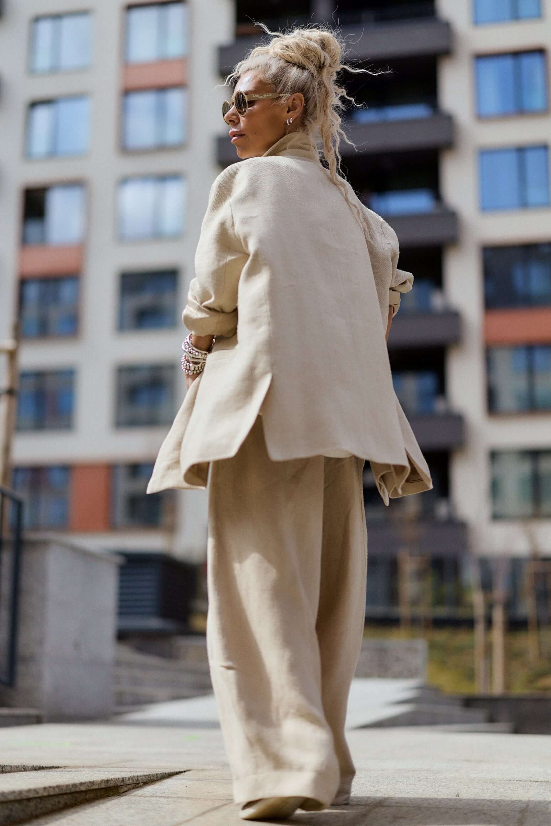 Relaxed Beige Wide-Leg Pants - Image 3