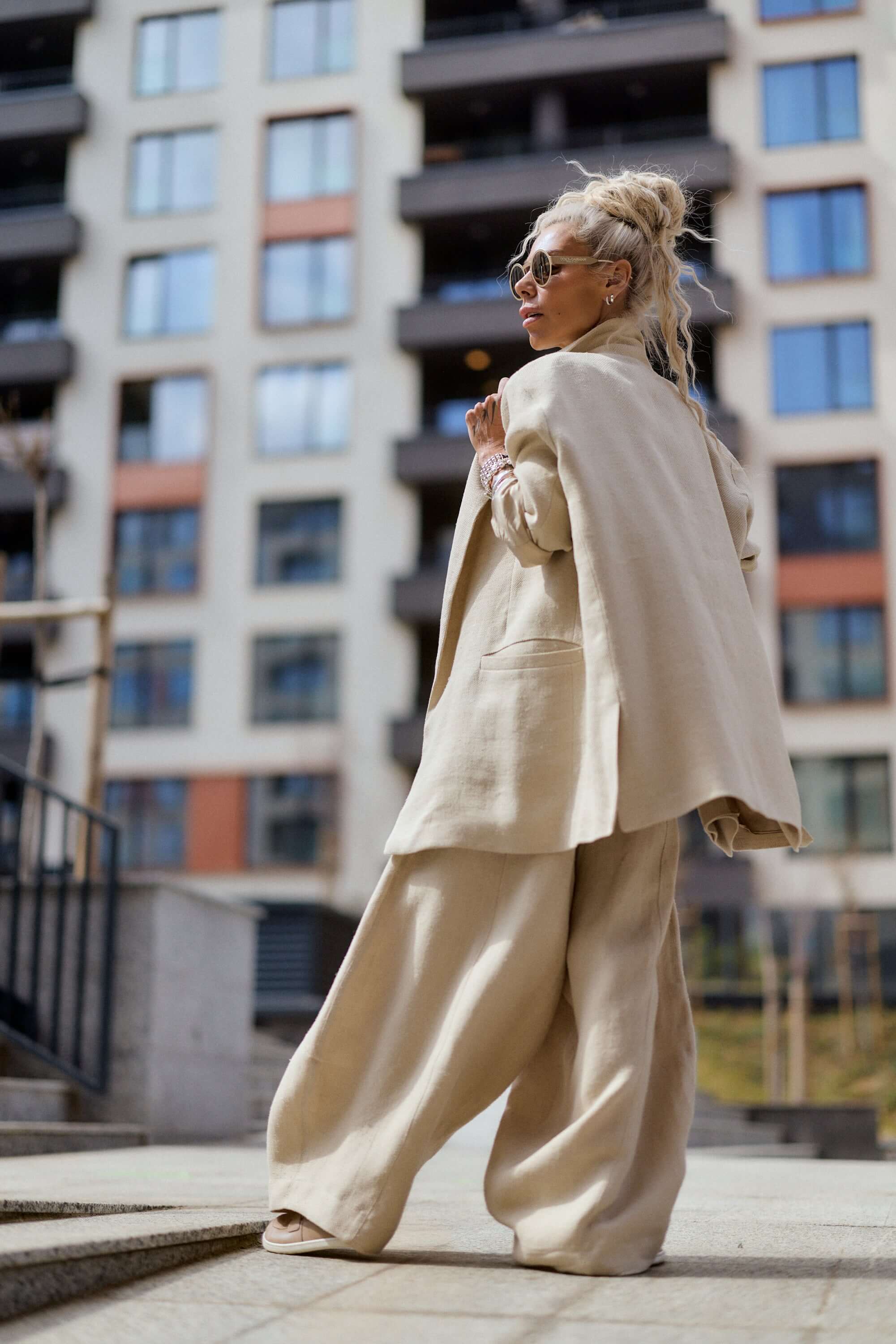 Relaxed Beige Wide-Leg Pants - Image 4