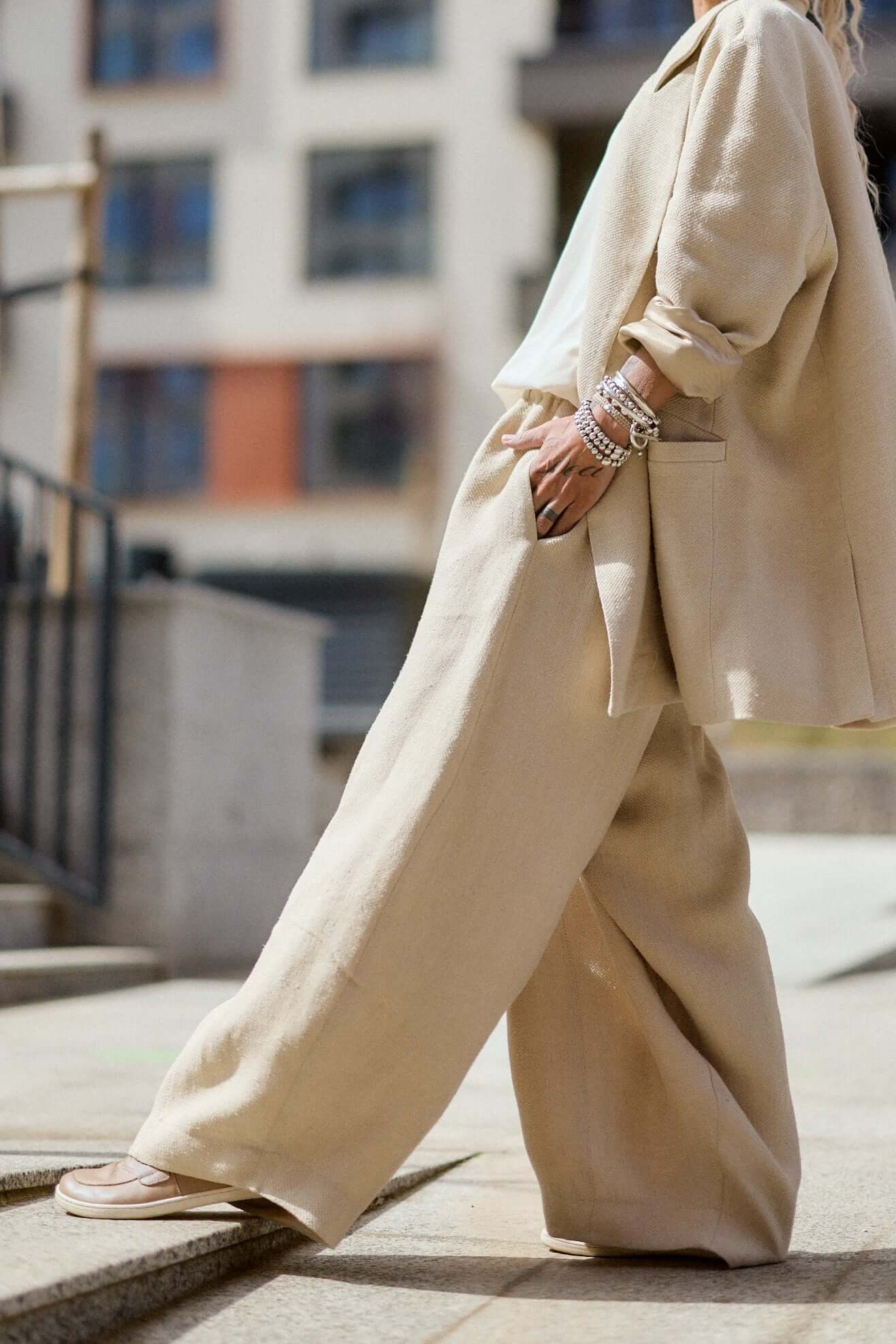 Relaxed Beige Wide-Leg Pants - Image 5