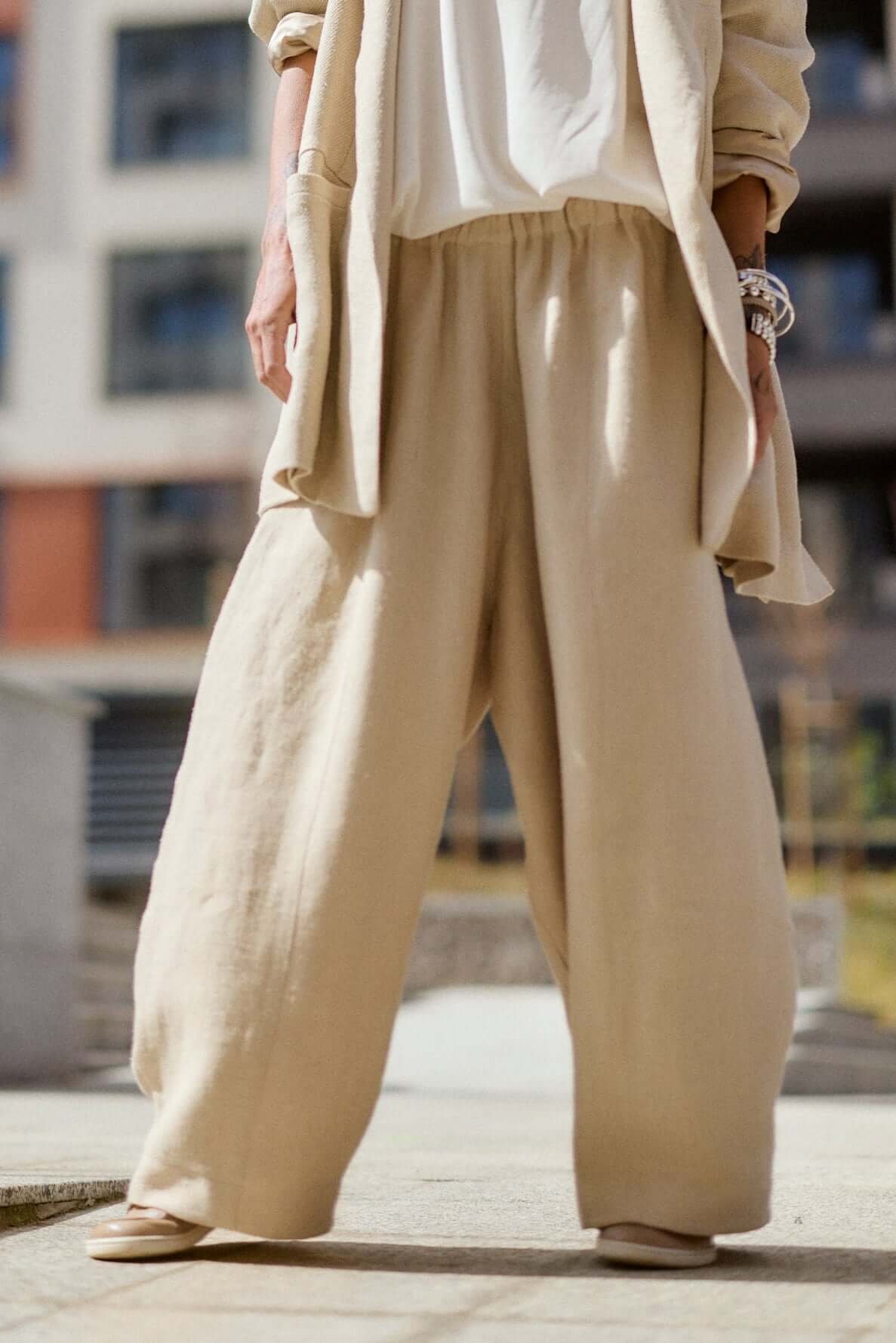 Relaxed Beige Wide-Leg Pants - Image 9