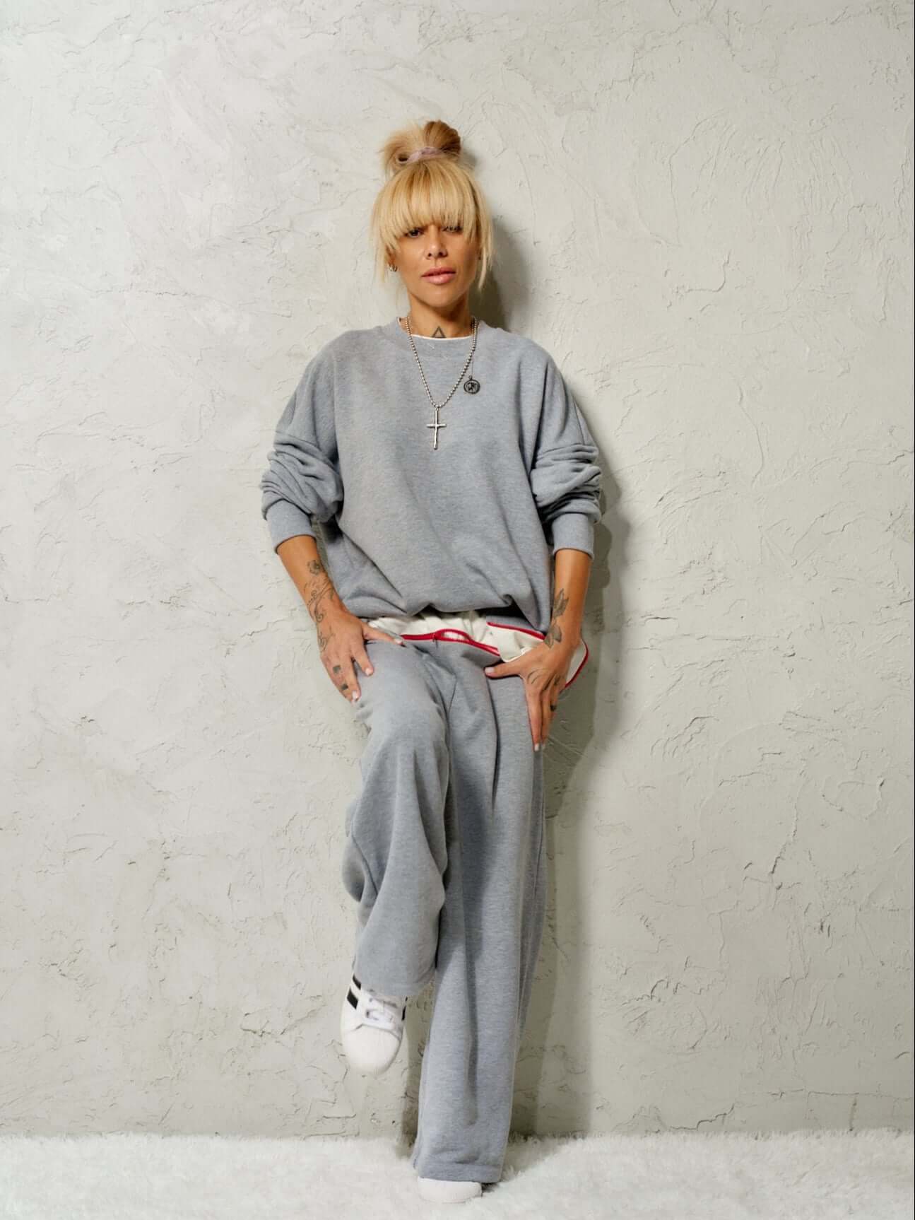 Relaxed Grey Two-Piece Set with Hidden Details - Image 3