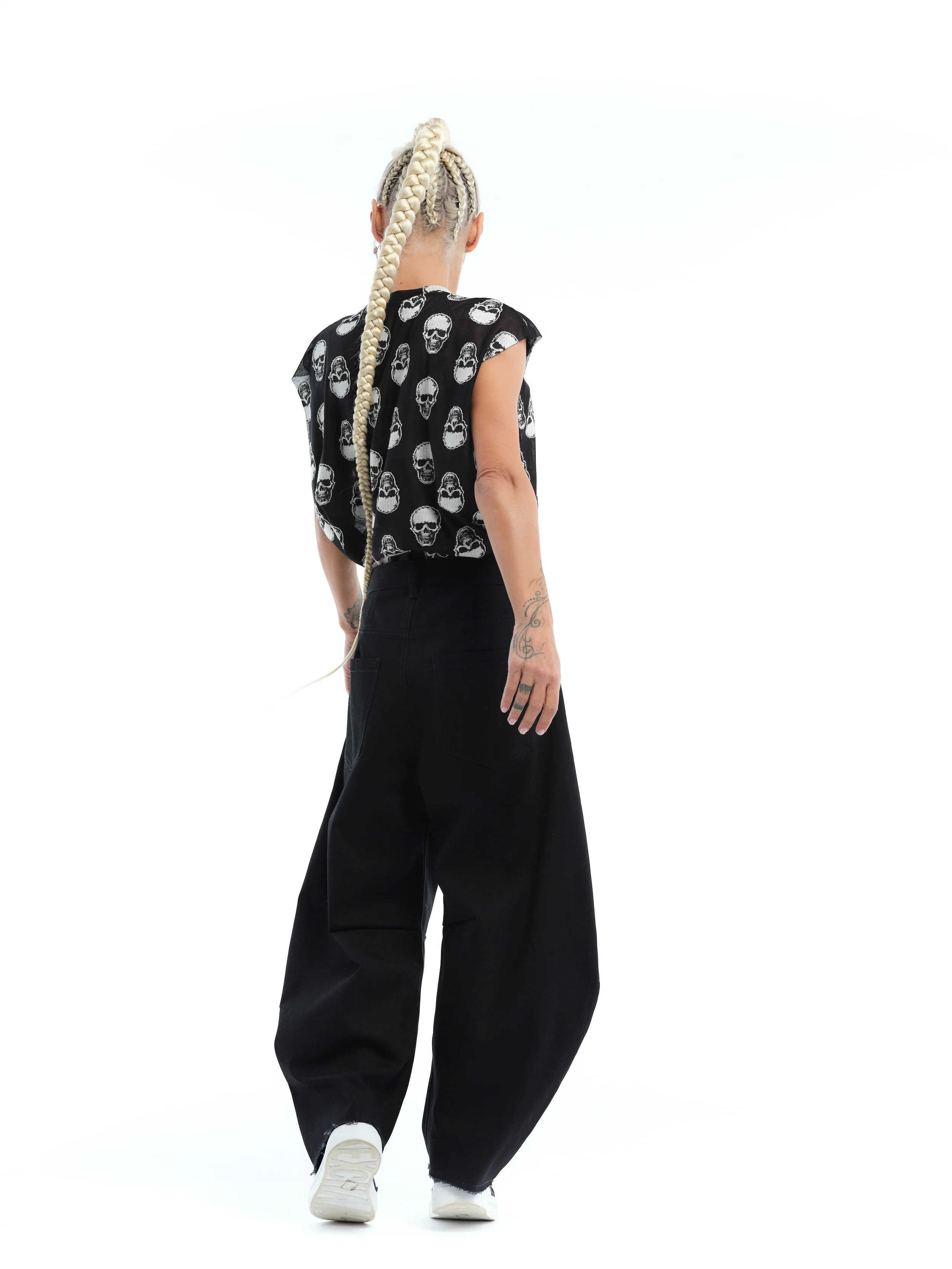 Relaxed Wide-Leg Black Jeans - Image 6