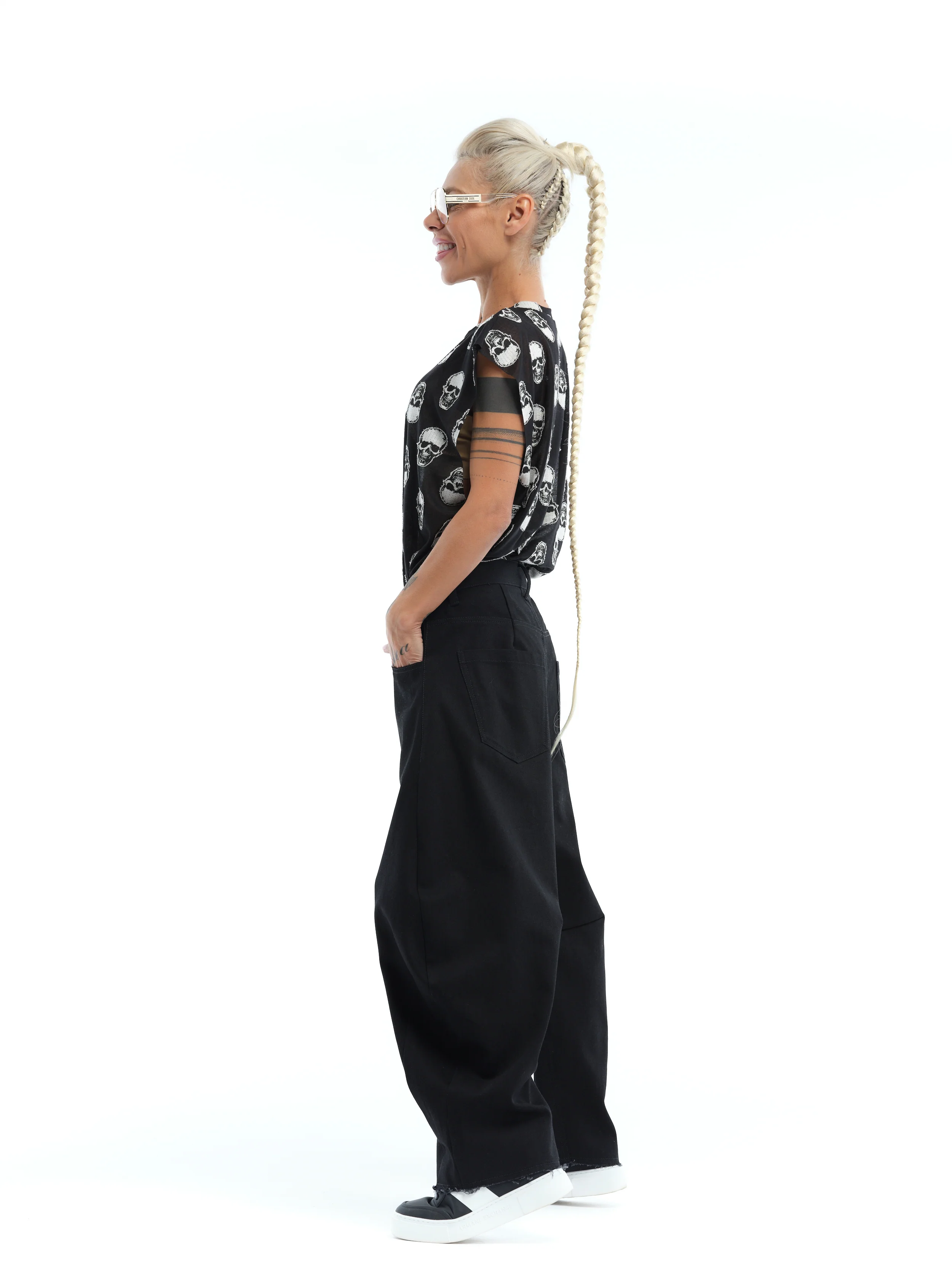 Relaxed Wide-Leg Black Jeans - Image 8