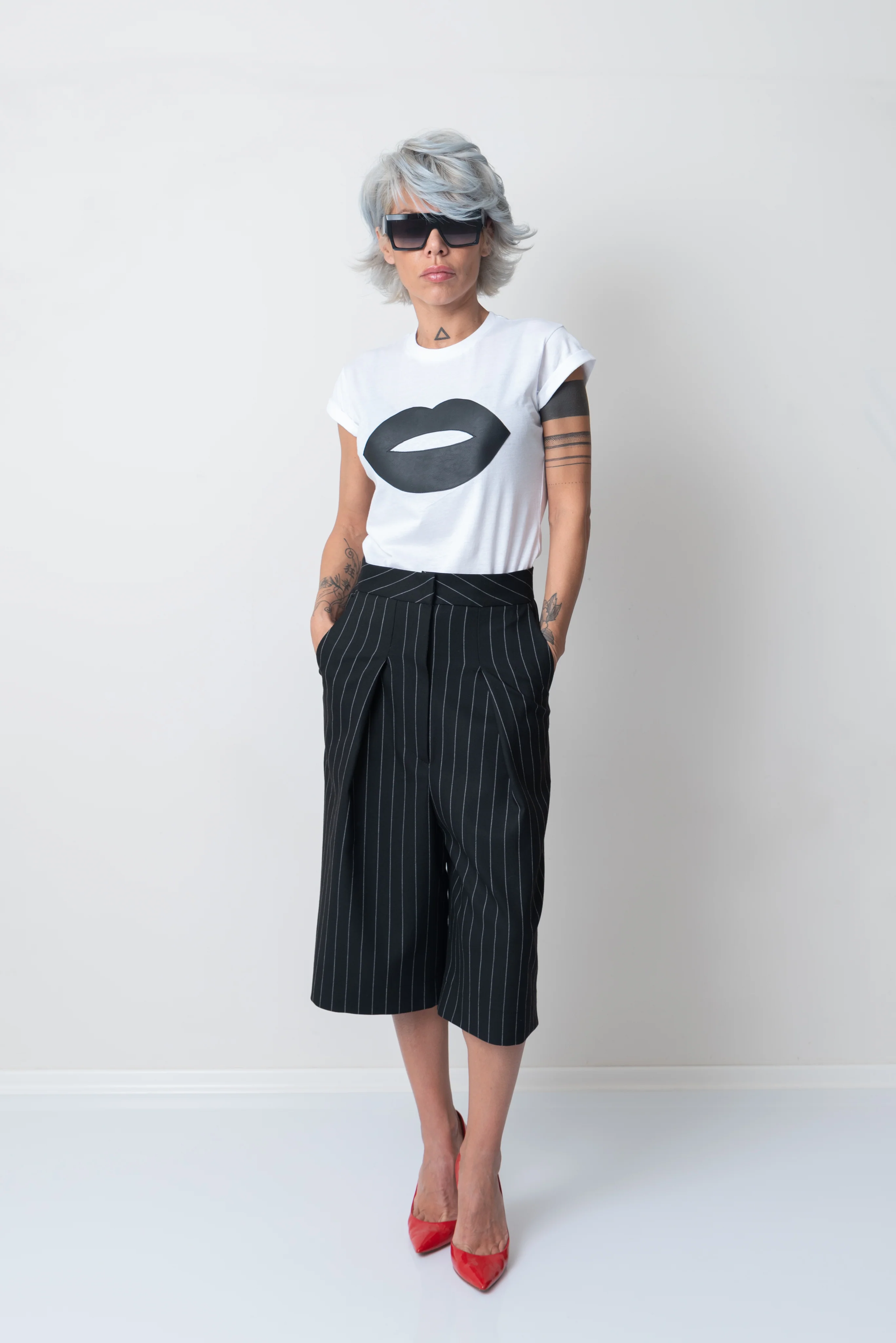 White T Shirt Blouse with Short Sleeves and Leatherette Lips - Image 9